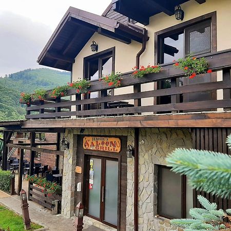 Maggie'S Ranch Hotel Rîşnov Buitenkant foto