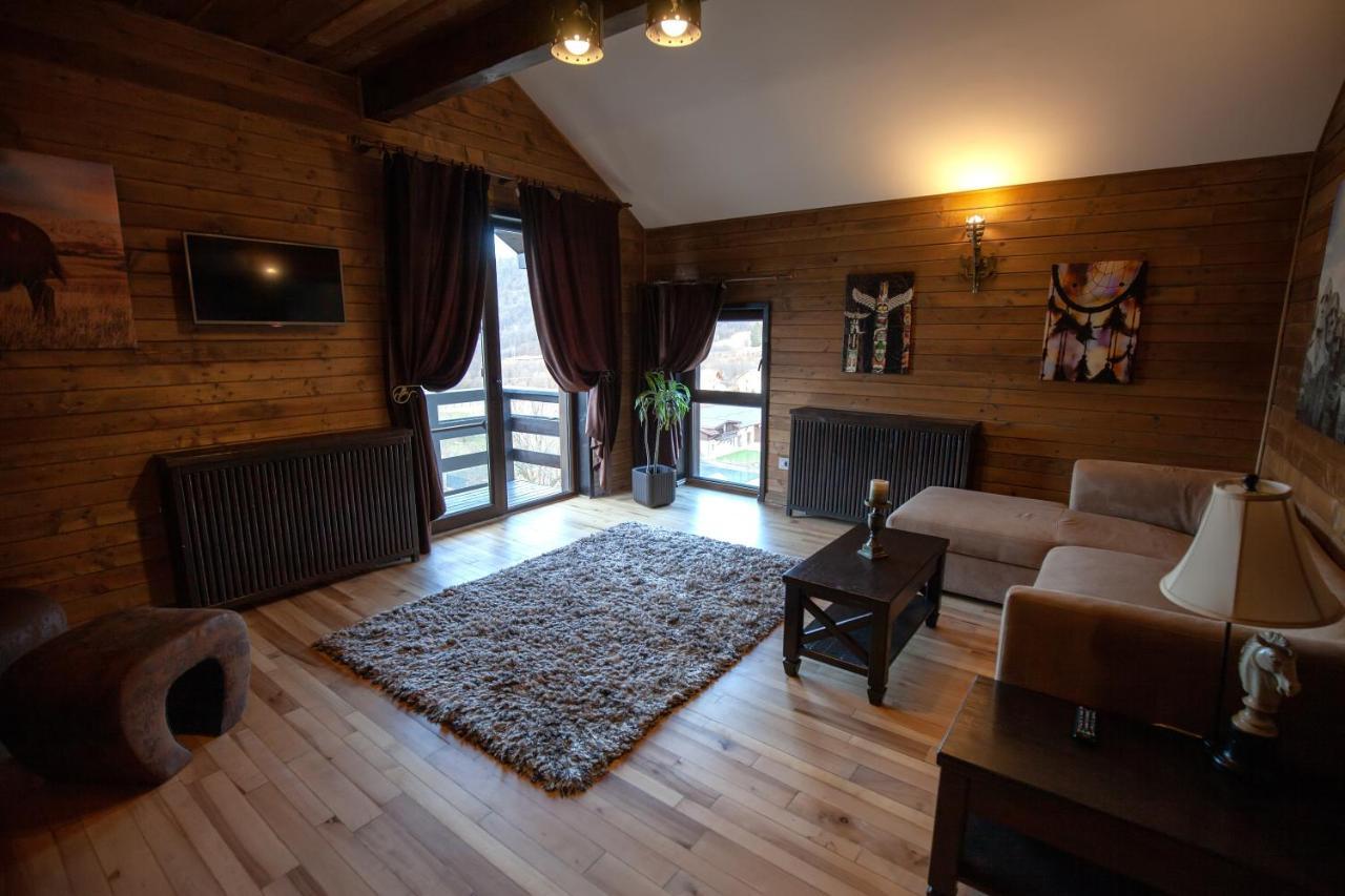 Maggie'S Ranch Hotel Rîşnov Buitenkant foto