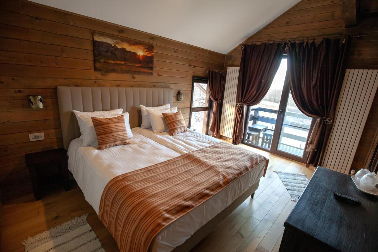 Maggie'S Ranch Hotel Rîşnov Buitenkant foto