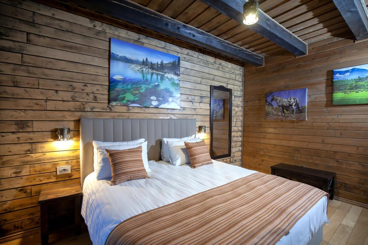 Maggie'S Ranch Hotel Rîşnov Buitenkant foto