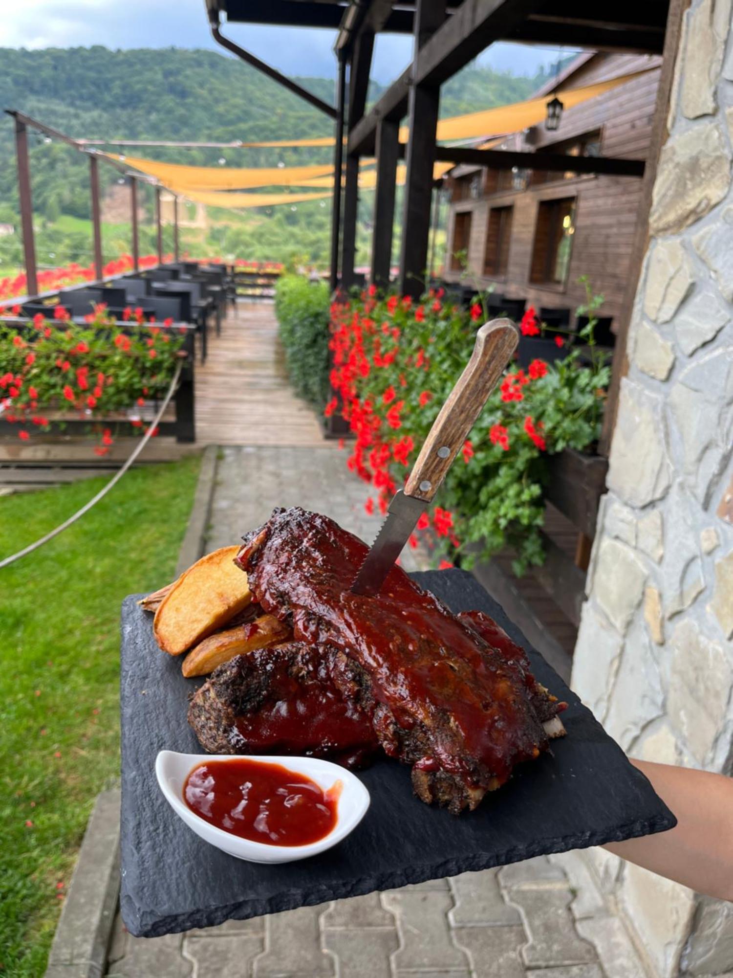 Maggie'S Ranch Hotel Rîşnov Buitenkant foto