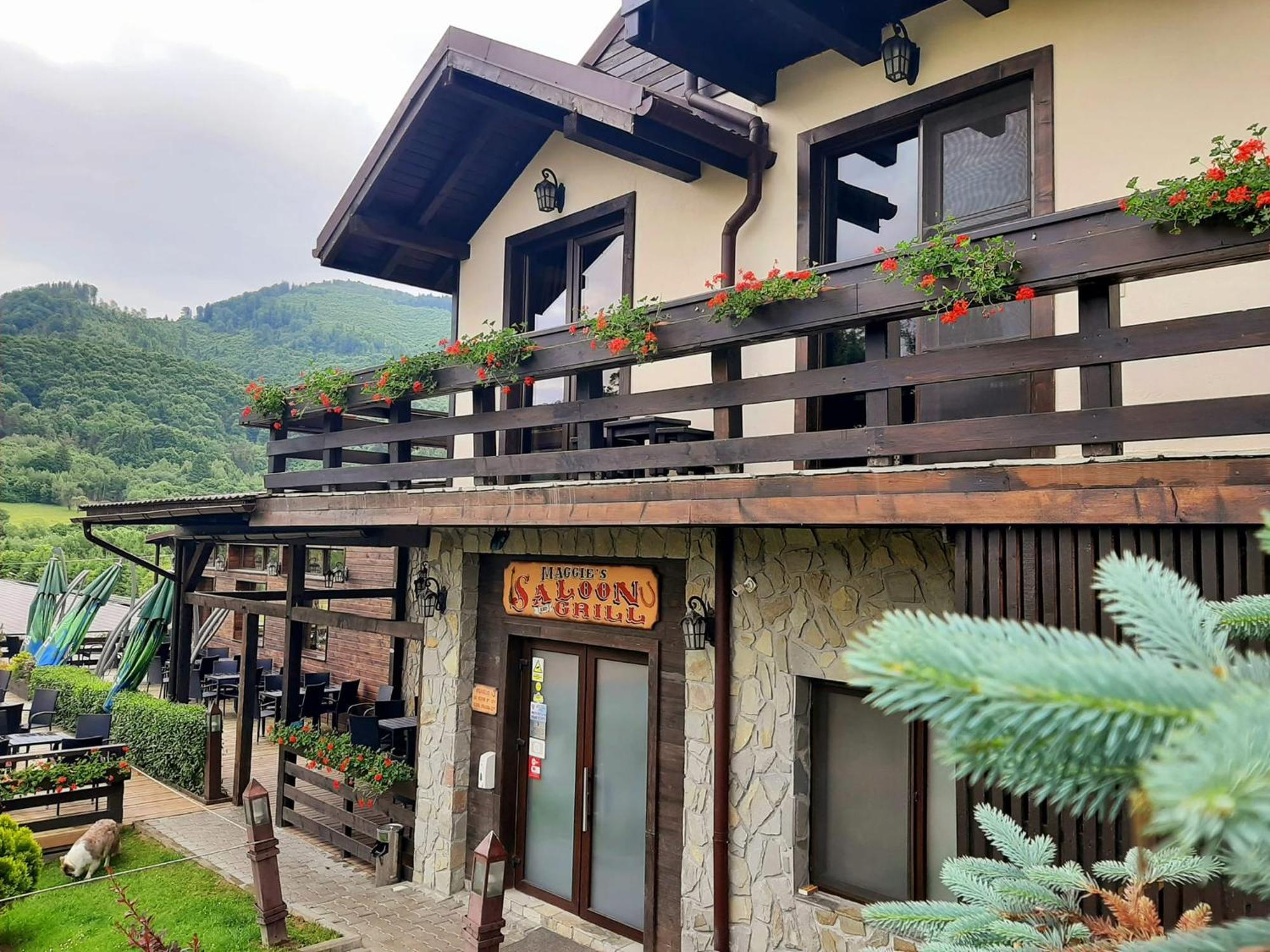 Maggie'S Ranch Hotel Rîşnov Buitenkant foto