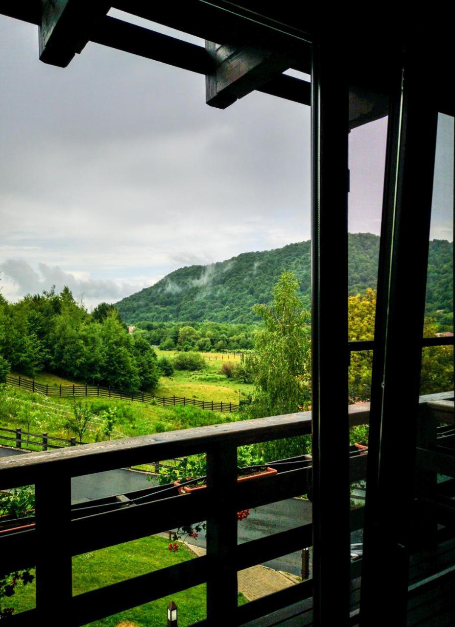 Maggie'S Ranch Hotel Rîşnov Buitenkant foto